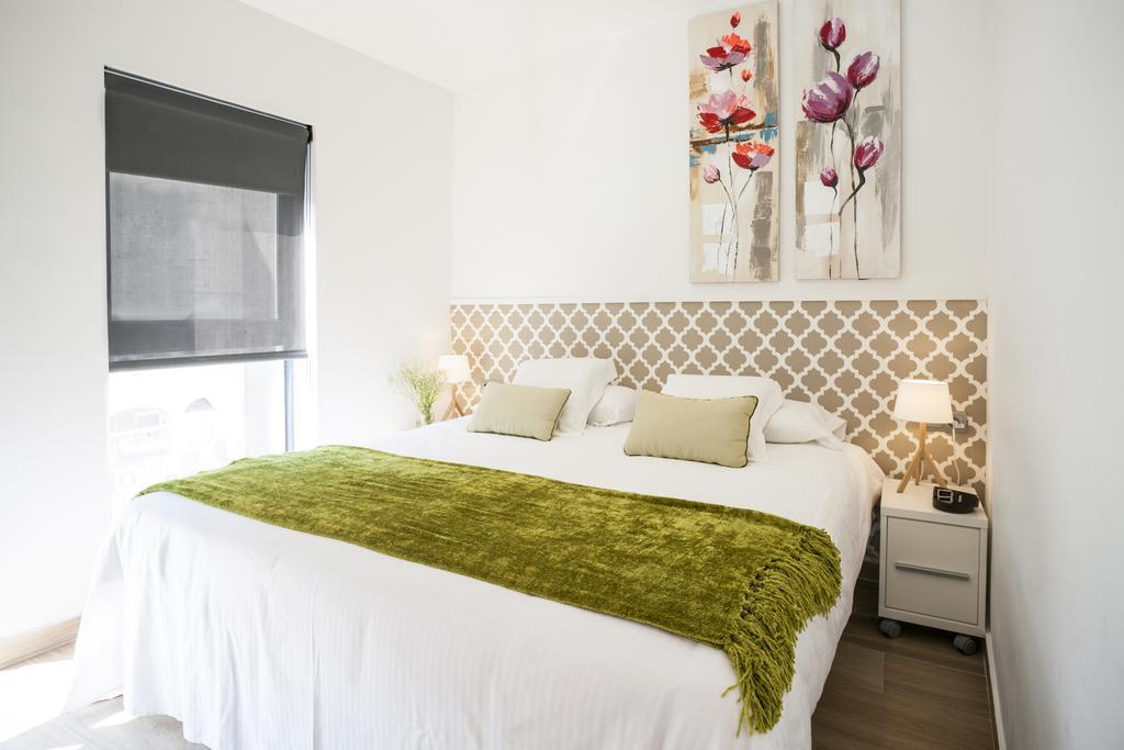 Feelathome Mozart Apartments Barcelona Exteriör bild