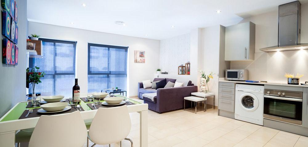 Feelathome Mozart Apartments Barcelona Exteriör bild