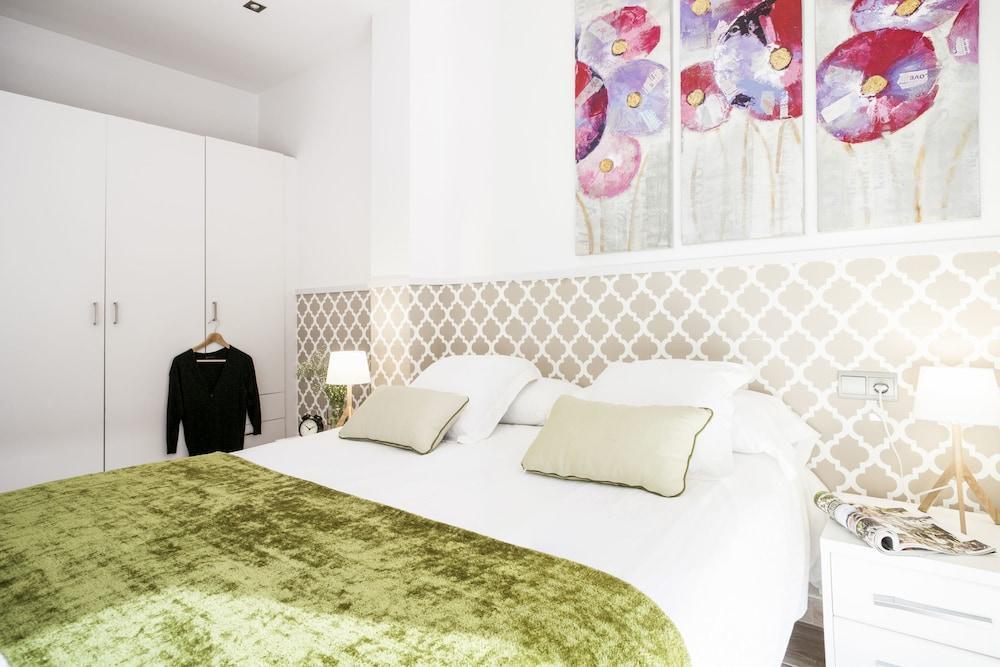 Feelathome Mozart Apartments Barcelona Exteriör bild